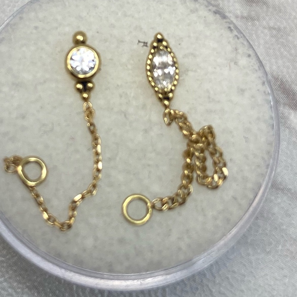 18k yellow gold Threadless end with chain
